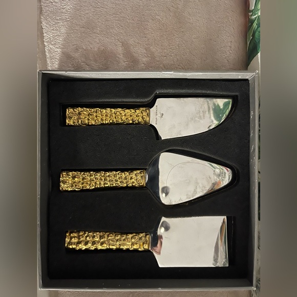 Michael Aram Safari Cheese Knife Set - Picture 2 of 6